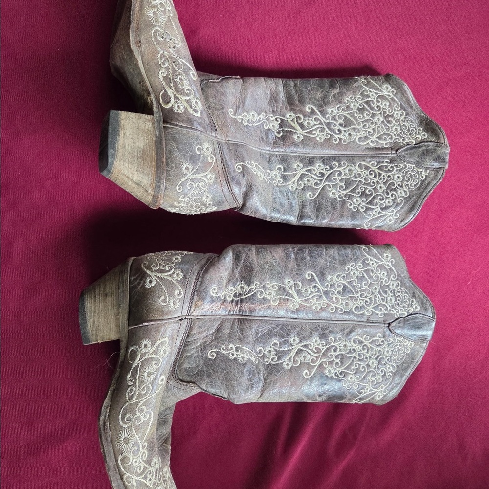 Brown Embroidered Cowboy Boots